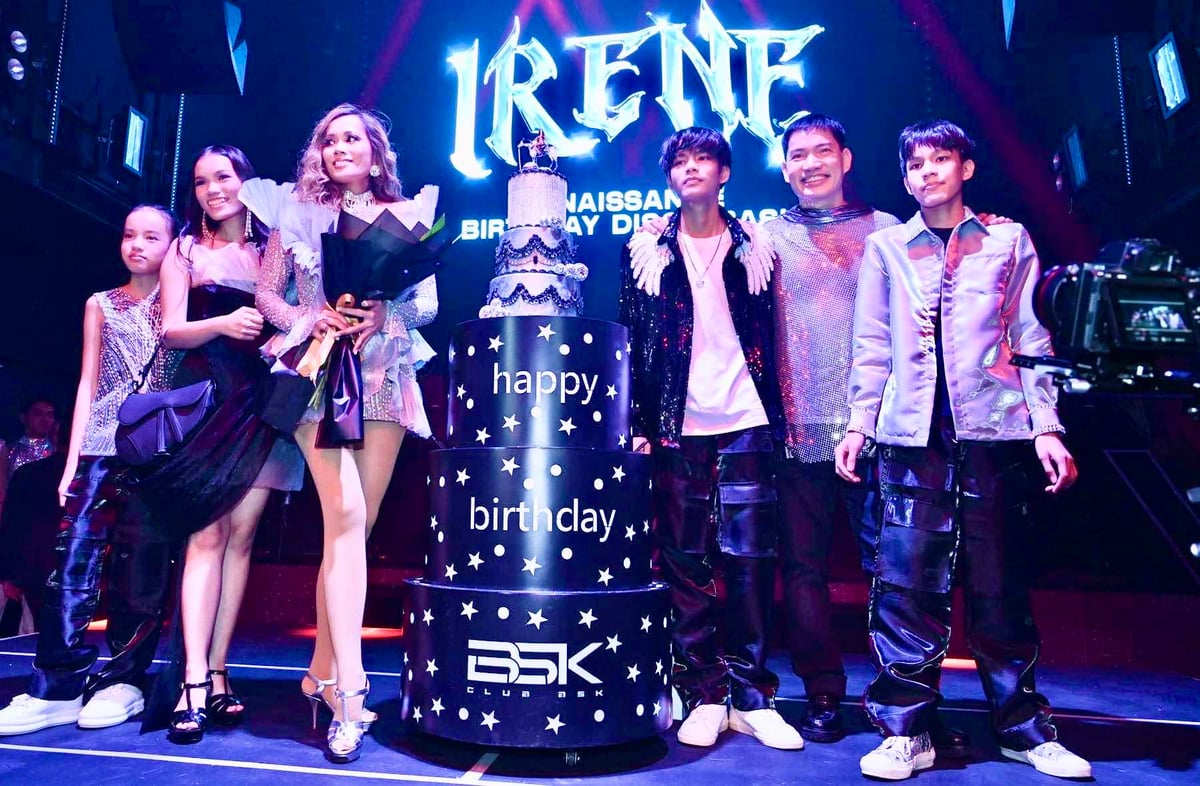 The birthday celebrator Irene Montemayor and her family — Stephanie, Sophia, Irene, Sean, Caloy and Steven Montemayor.